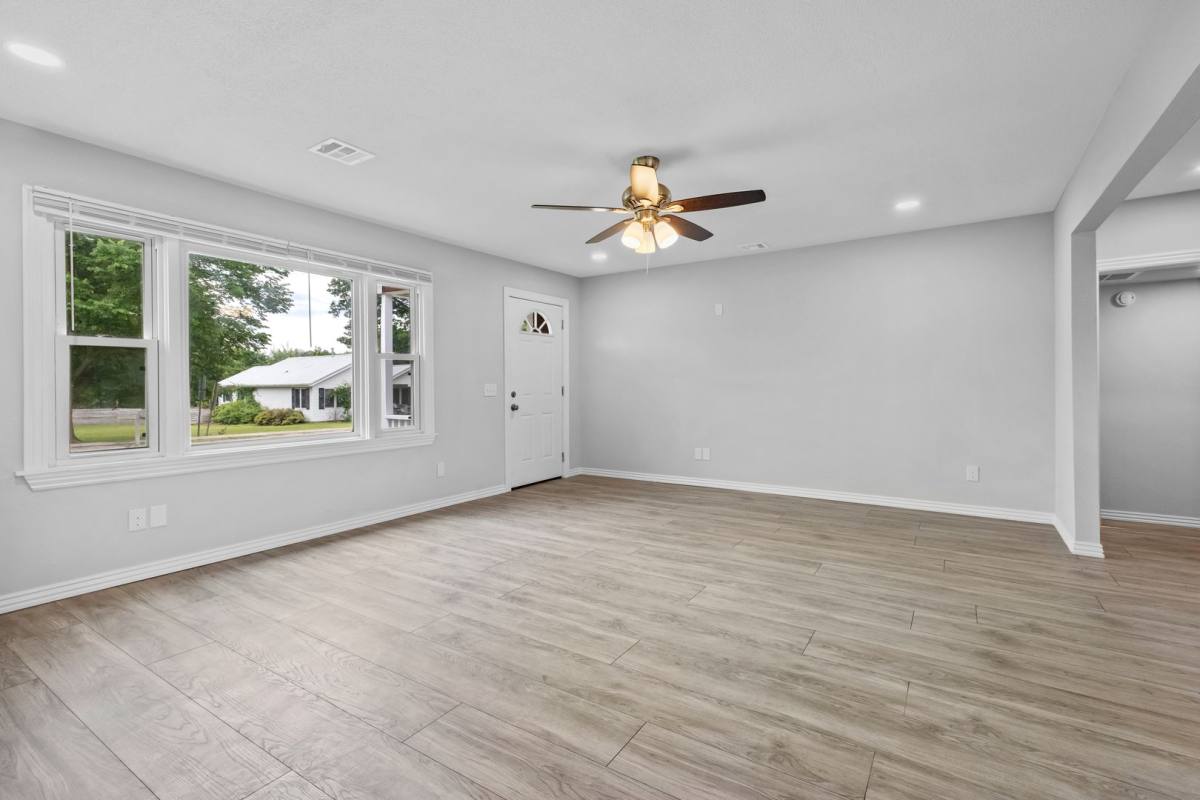 House for rent at 305 S Little Ave, Gentry, AR 72734