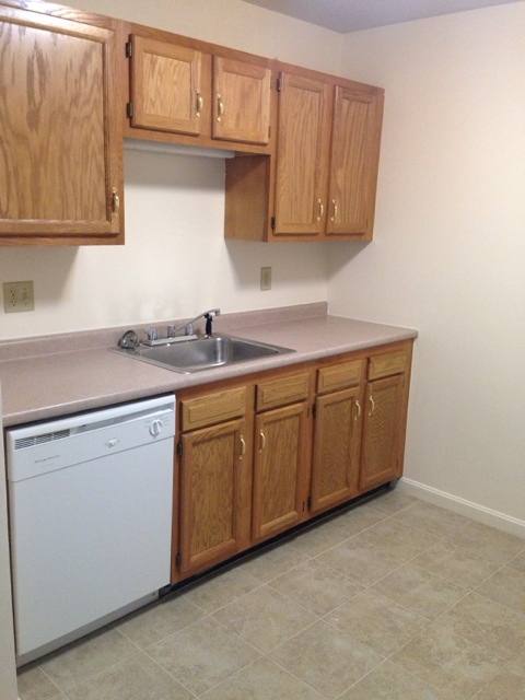 Apartment for rent at 497-499 Silver St, Manchester, NH 03103