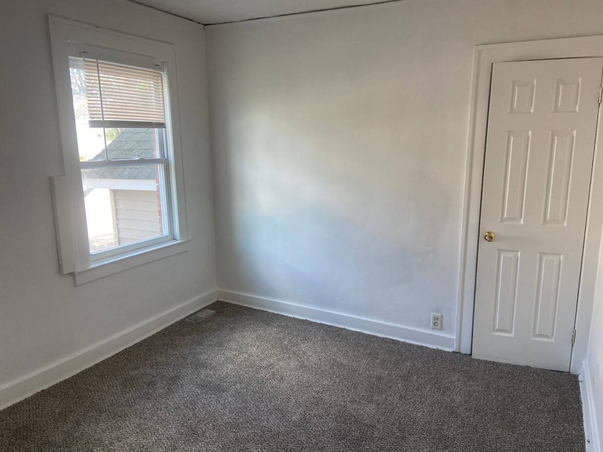 Apartment for rent at 18475 Wexford, Oak Park, MI 48237