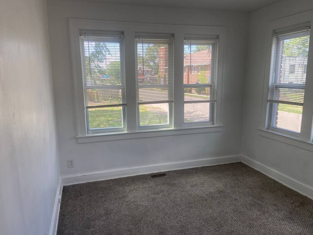 Apartment for rent at 18475 Wexford, Oak Park, MI 48237