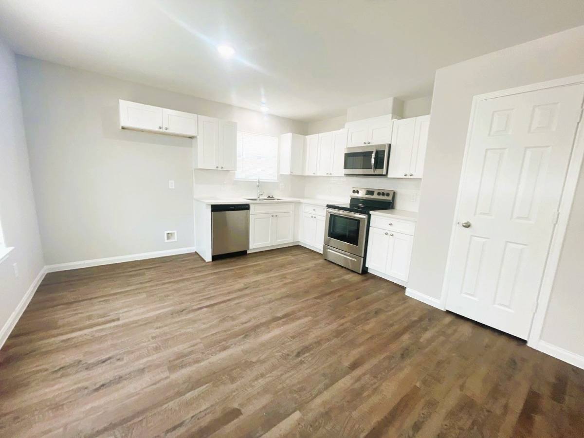 House for rent at 350 County Rd, Cleveland, TX 77327