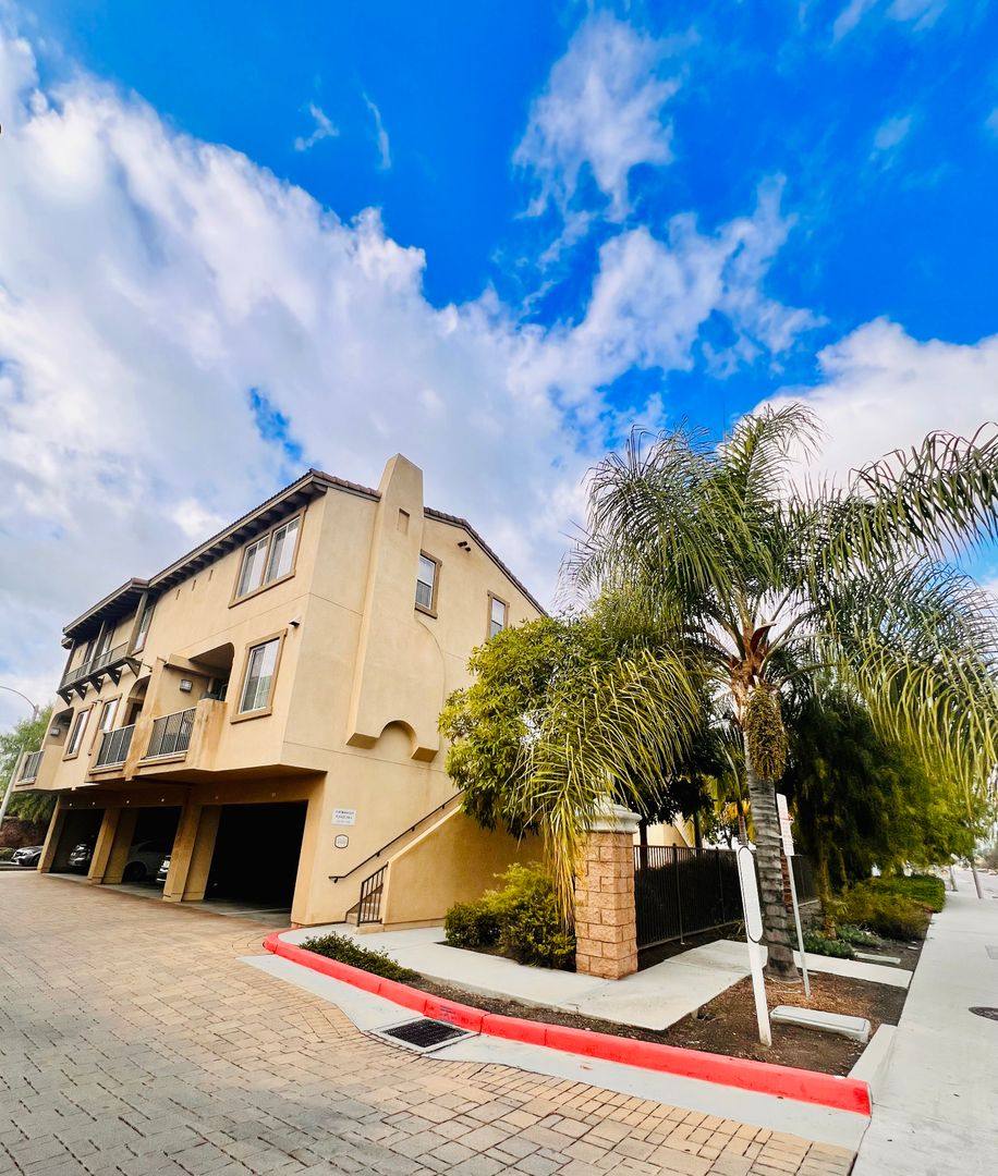 Apartment for rent at 6785 Knott Ave, Buena Park, CA 90620