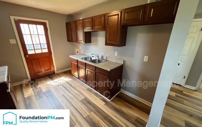 House for rent at 872 Western Park Dr, Memphis, TN 38109
