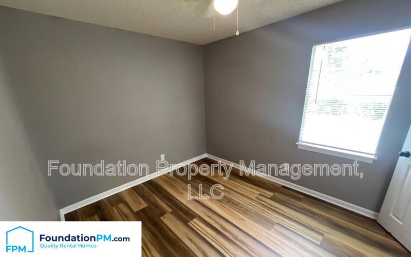 House for rent at 872 Western Park Dr, Memphis, TN 38109