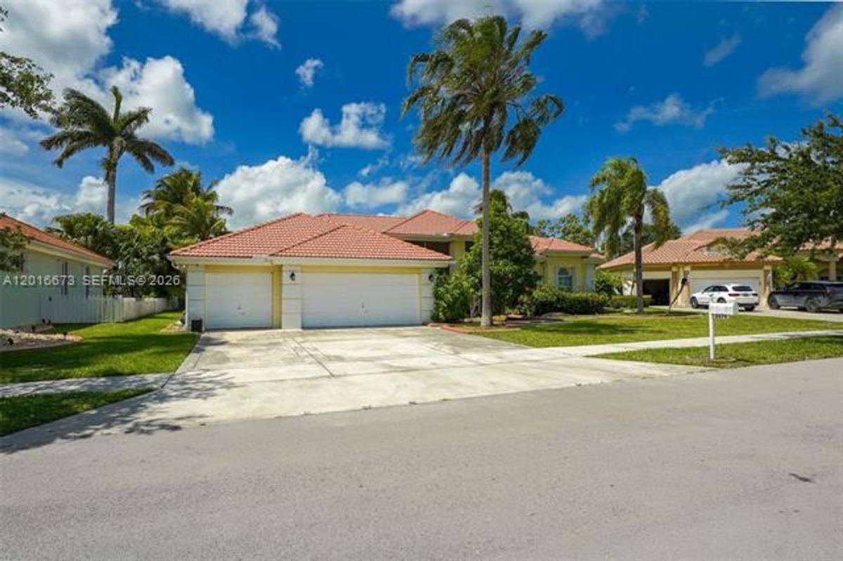 House for rent at 2575 Muirfield Terrace, Homestead, FL 33035