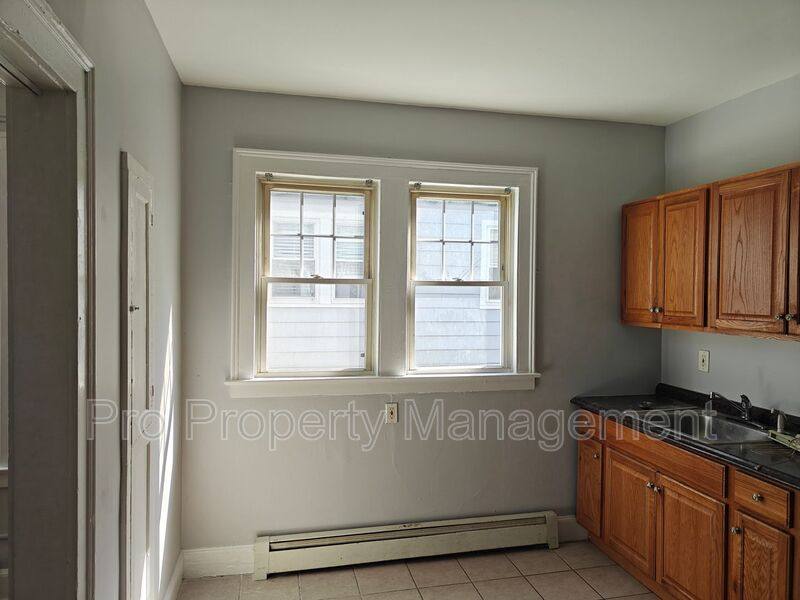 Apartment for rent at 98 - 100 Anthony St #1L, New Haven, CT 06515