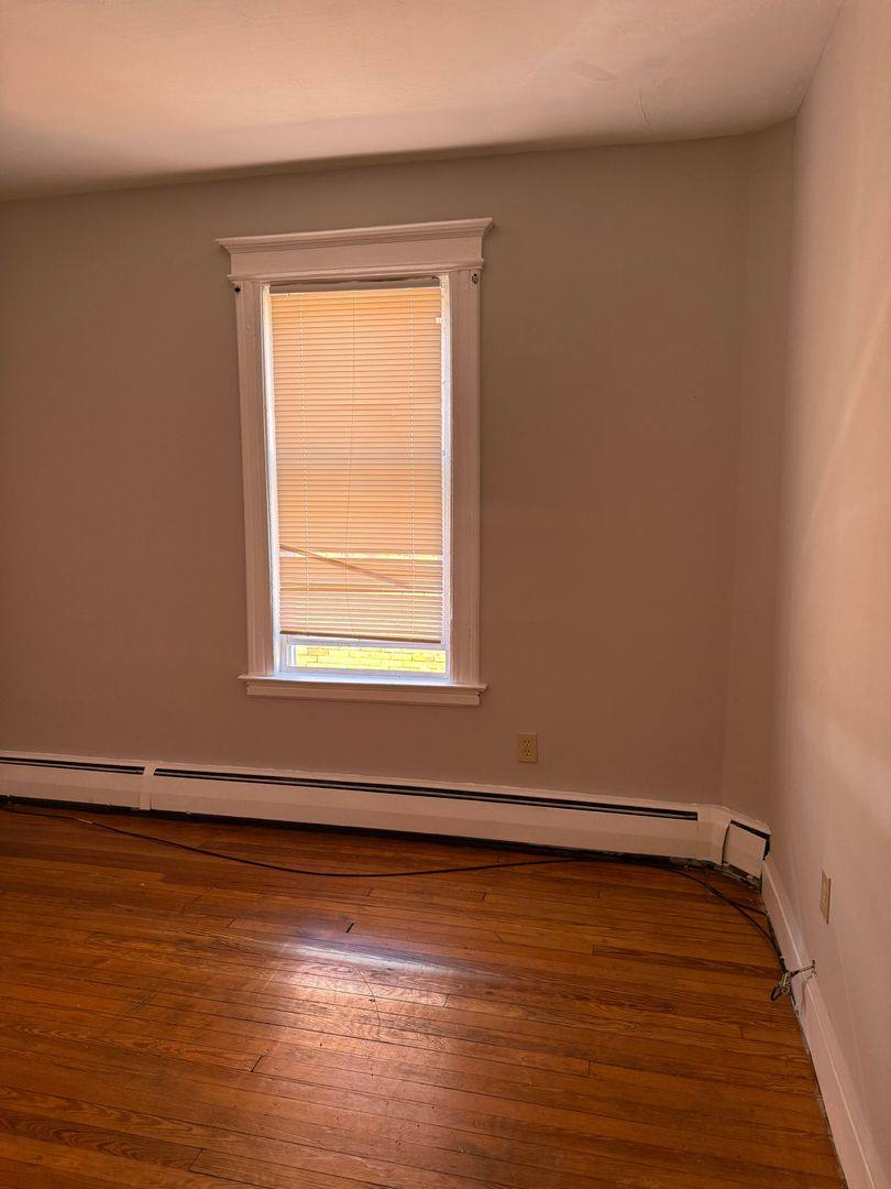 Apartment for rent at 39-41 Bond St, Hartford, CT 06114