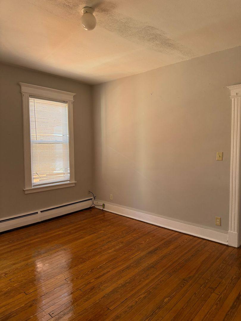 Apartment for rent at 39-41 Bond St, Hartford, CT 06114