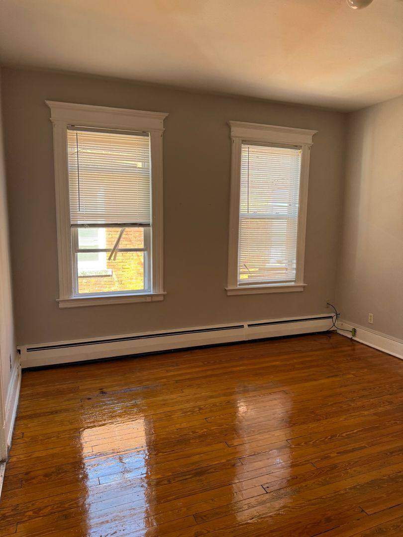 Apartment for rent at 39-41 Bond St, Hartford, CT 06114