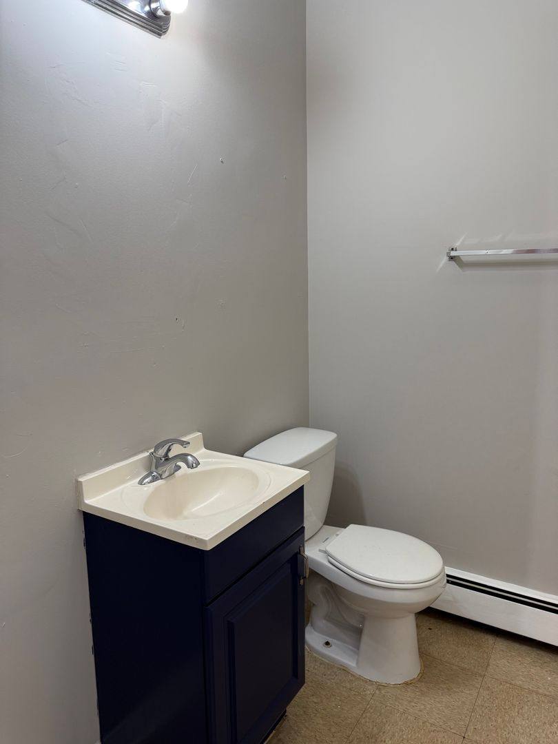 Apartment for rent at 39-41 Bond St, Hartford, CT 06114