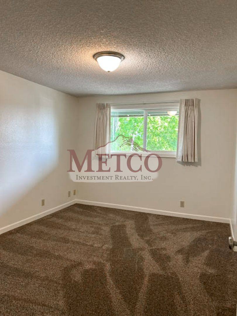 Apartment for rent at 548 S 42nd St, Springfield, OR 97478