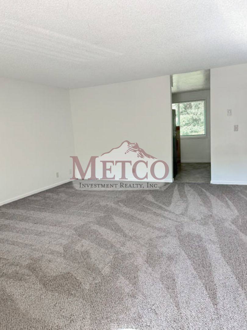 Apartment for rent at 548 S 42nd St, Springfield, OR 97478