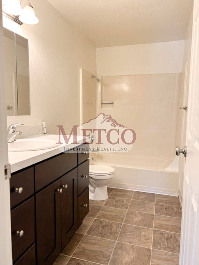 Apartment for rent at 548 S 42nd St, Springfield, OR 97478