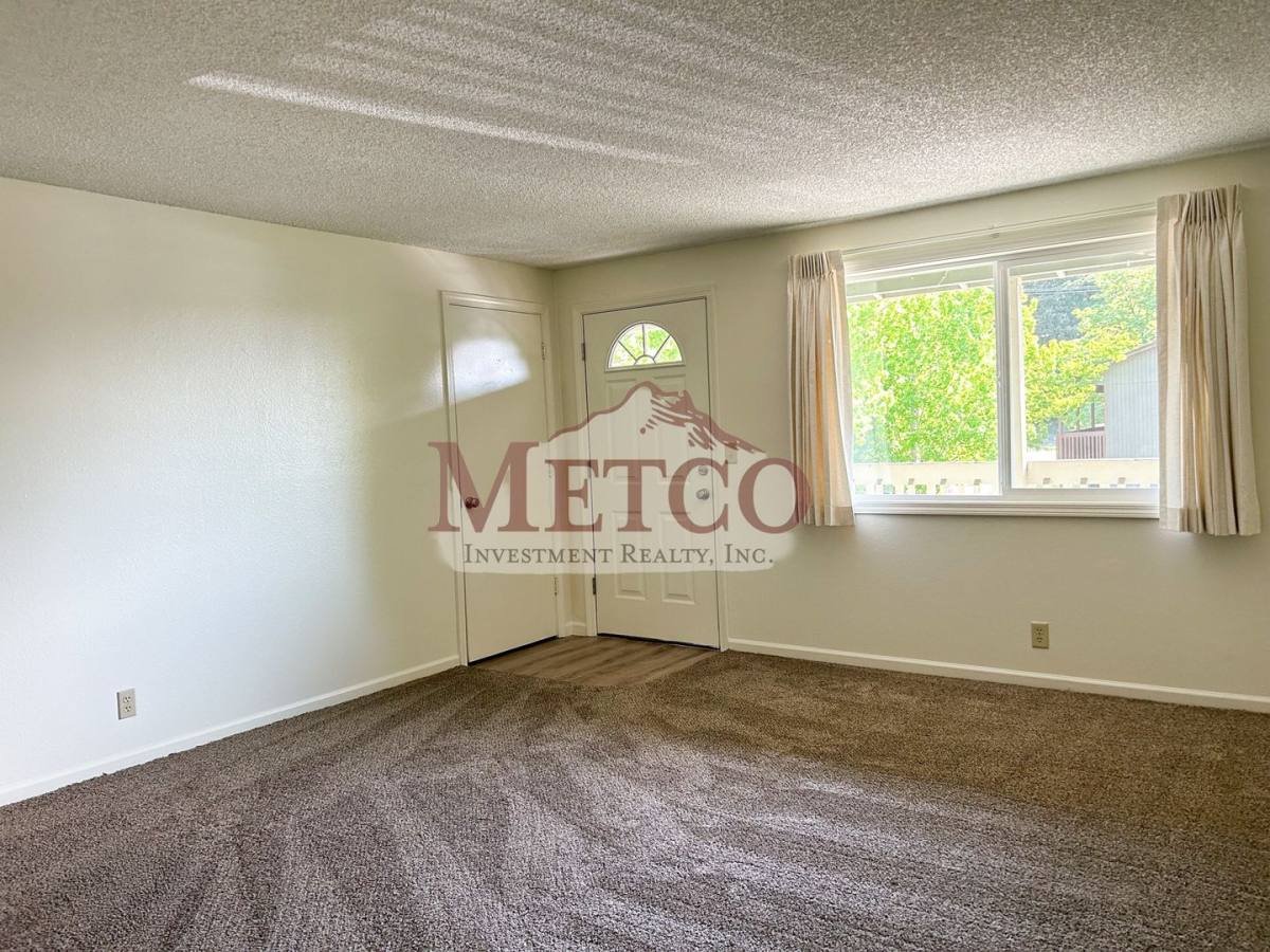 Apartment for rent at 548 S 42nd St, Springfield, OR 97478