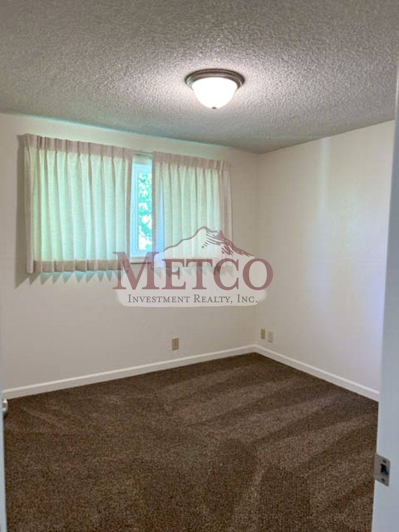 Apartment for rent at 548 S 42nd St, Springfield, OR 97478