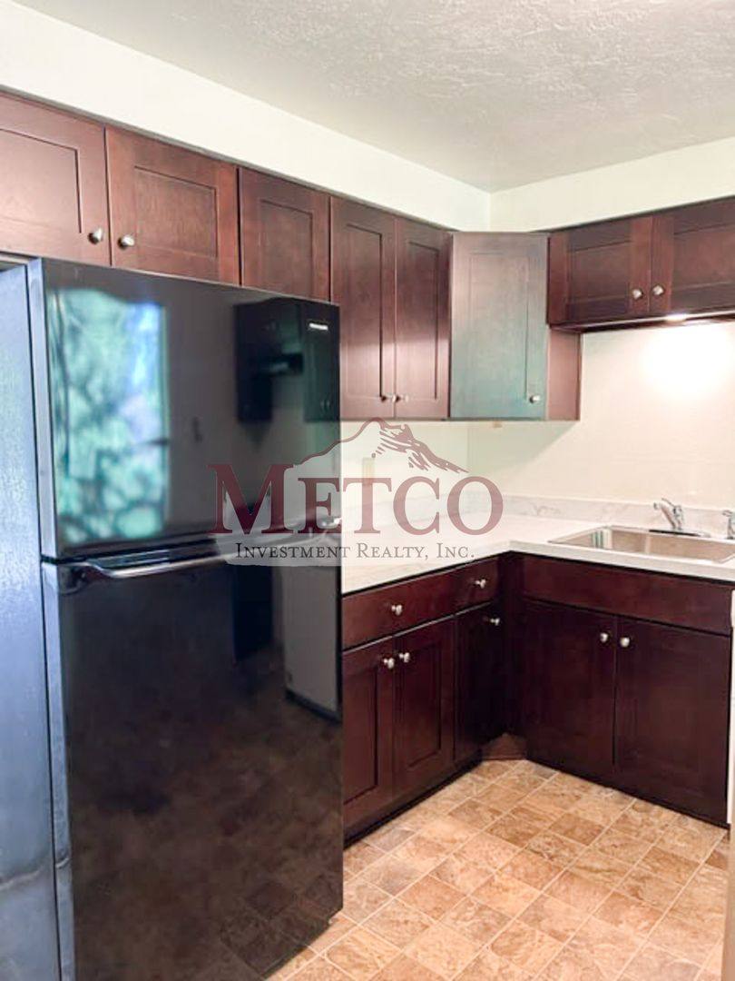Apartment for rent at 548 S 42nd St, Springfield, OR 97478