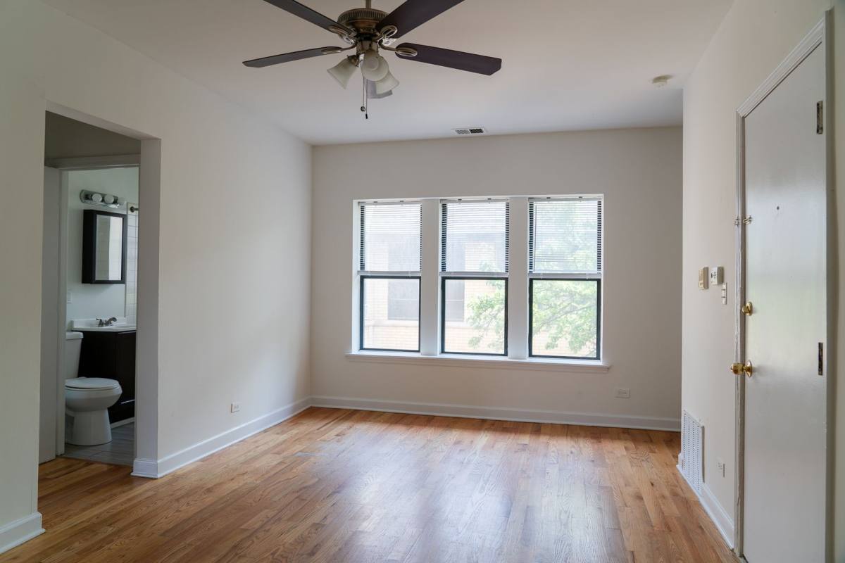 Apartment for rent at 3146-3170 W Eastwood Ave, Chicago, IL 60625