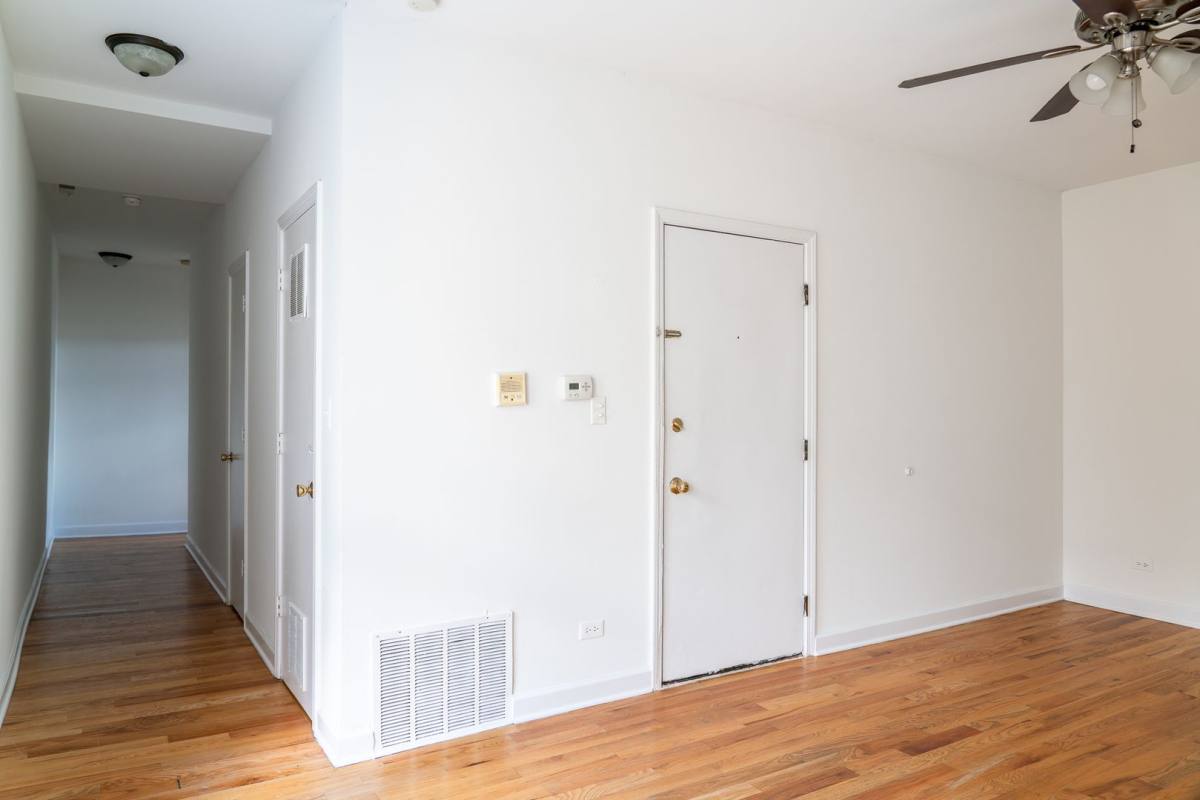 Apartment for rent at 3146-3170 W Eastwood Ave, Chicago, IL 60625