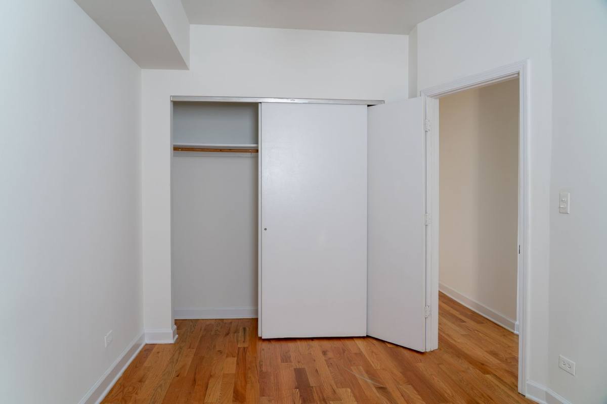 Apartment for rent at 3146-3170 W Eastwood Ave, Chicago, IL 60625
