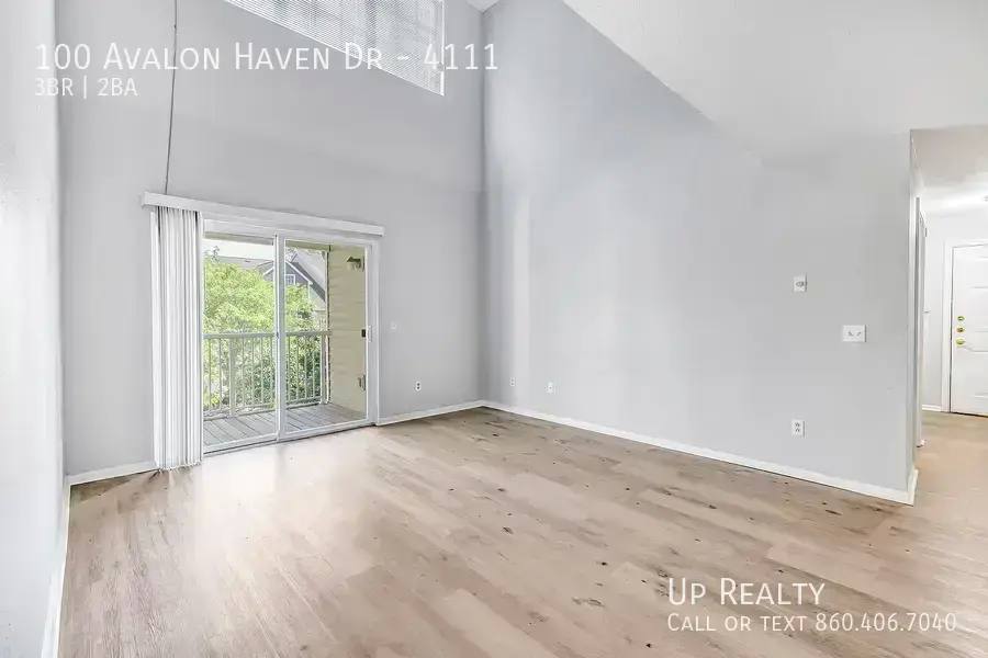 Apartment for rent at 100 Avalon Haven Dr, North Haven, CT 06473