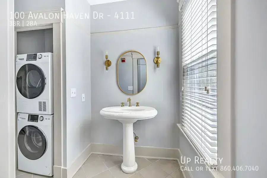 Apartment for rent at 100 Avalon Haven Dr, North Haven, CT 06473
