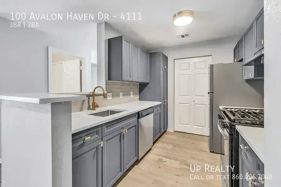 Apartment for rent at 100 Avalon Haven Dr, North Haven, CT 06473