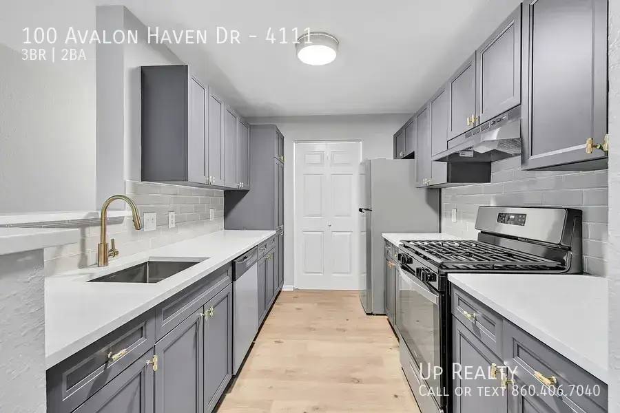 Apartment for rent at 100 Avalon Haven Dr, North Haven, CT 06473