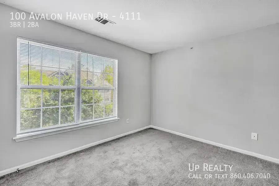 Apartment for rent at 100 Avalon Haven Dr, North Haven, CT 06473