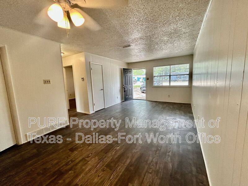 Apartment for rent at 409 Cousins Lane A, Arlington, TX 76012