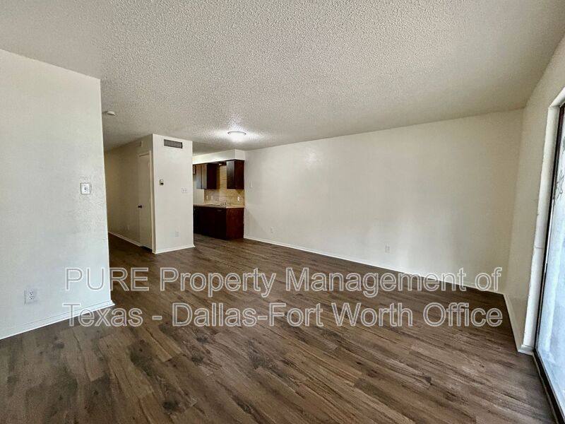 Townhouse for rent at 1126 Highbush Dr, Fort Worth, TX 76126
