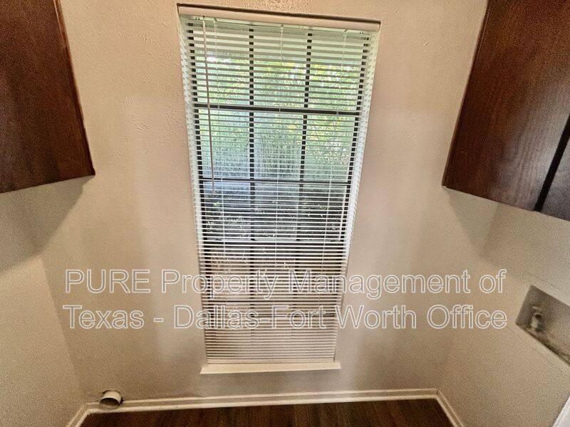 Townhouse for rent at 1126 Highbush Dr, Fort Worth, TX 76126