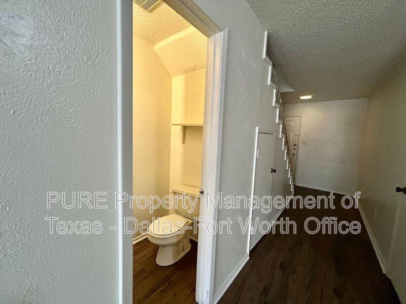Townhouse for rent at 1126 Highbush Dr, Fort Worth, TX 76126