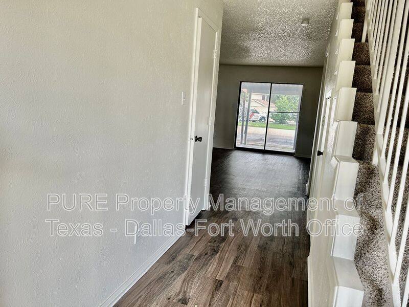 Townhouse for rent at 1126 Highbush Dr, Fort Worth, TX 76126