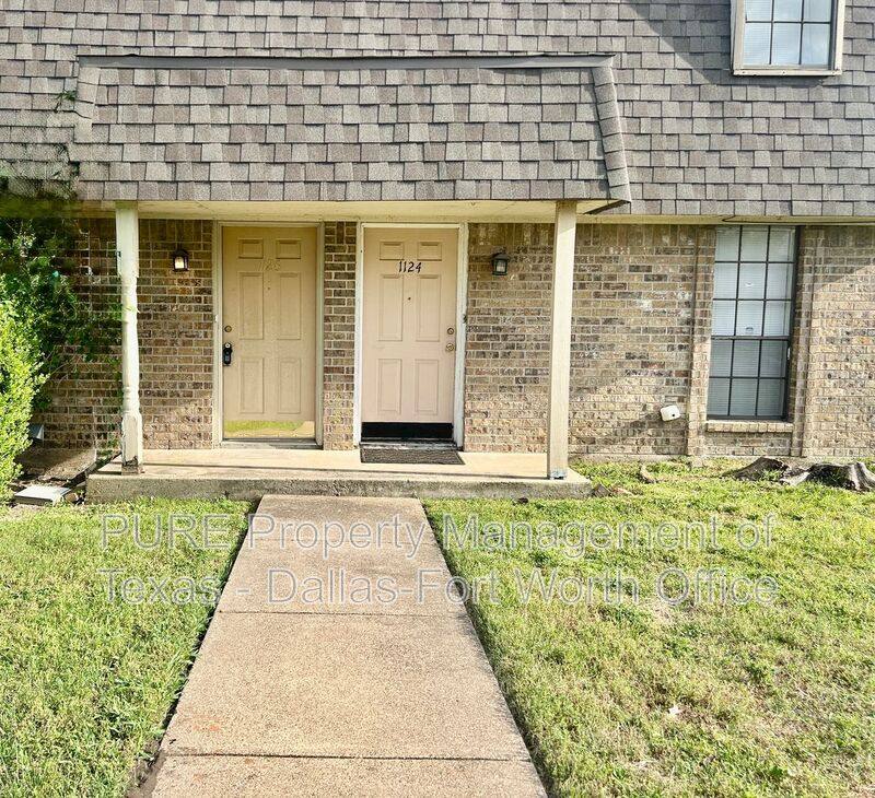 Townhouse for rent at 1126 Highbush Dr, Fort Worth, TX 76126