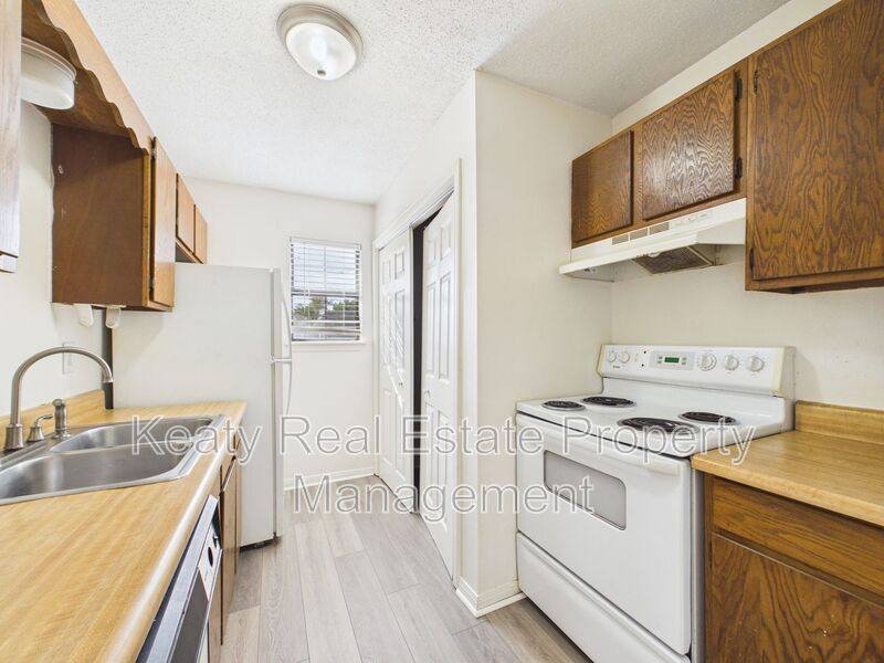 Apartment for rent at 110 C Country Lane, Lafayette, LA 70508