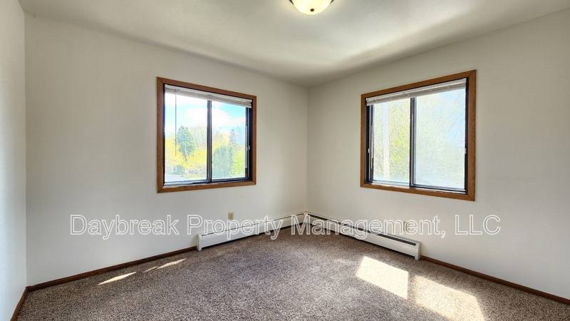 Apartment for rent at 915 7th Ave N #17, Moorhead, MN 56560