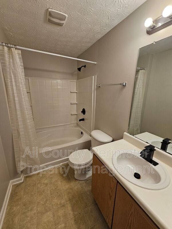 Apartment for rent at 2102 Fairington Ridge Circle, Lithonia, GA 30038