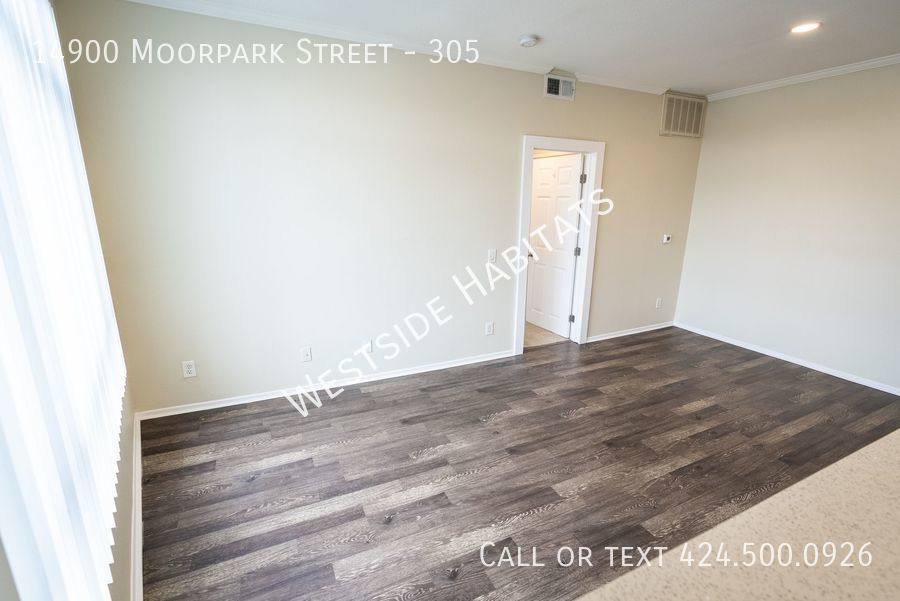 Apartment for rent at 14900 Moorpark St #305, Sherman Oaks, CA 91403