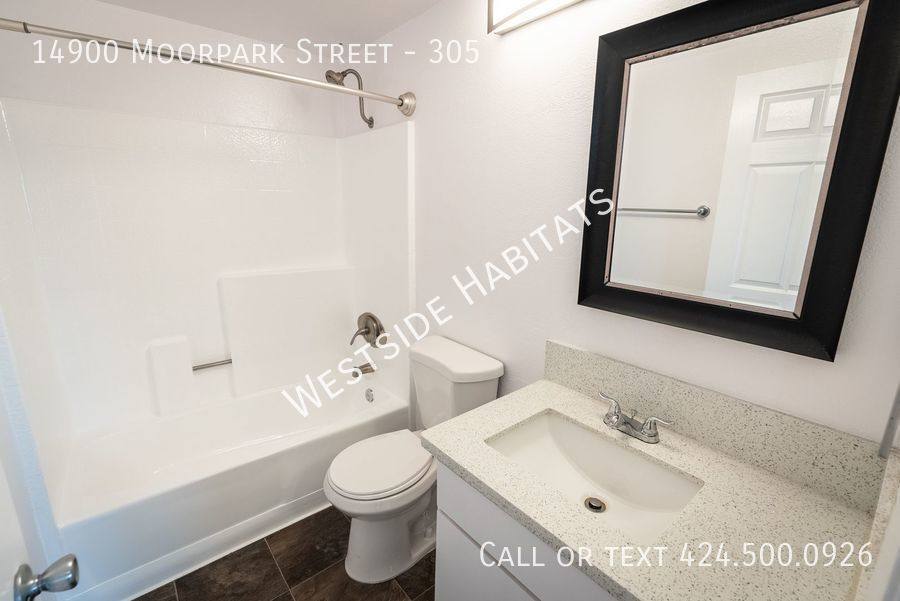 Apartment for rent at 14900 Moorpark St #305, Sherman Oaks, CA 91403
