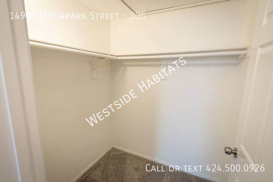 Apartment for rent at 14900 Moorpark St #305, Sherman Oaks, CA 91403