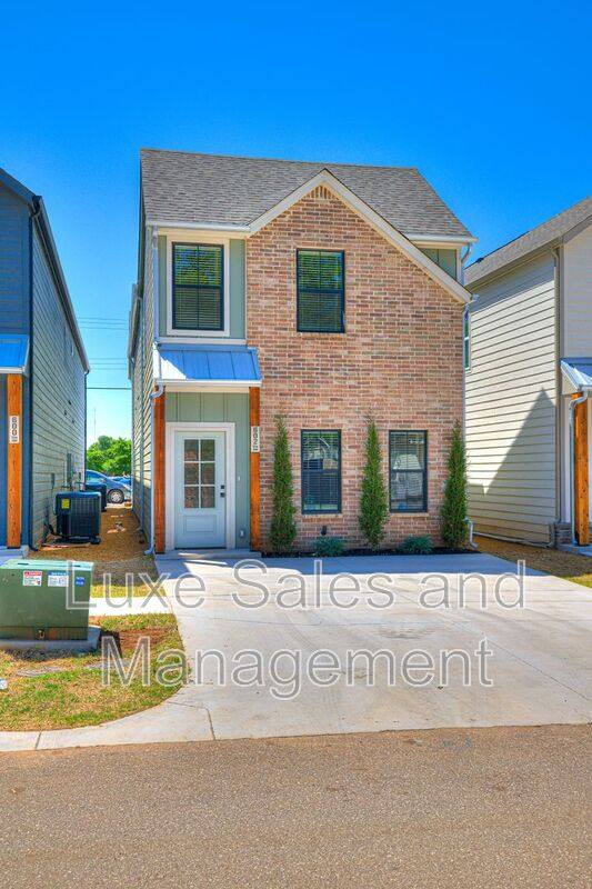Townhouse for rent at 612 W 2nd St #100, Edmond, OK 73003
