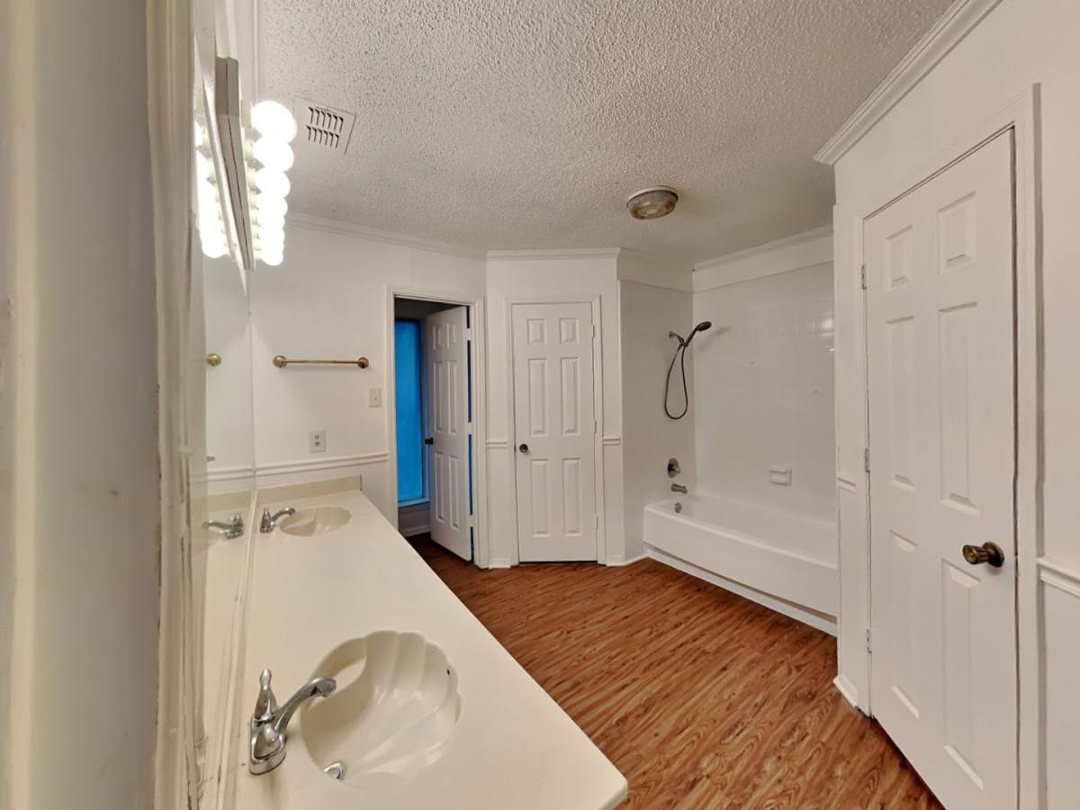 House for rent at 3033 Mossy Oak Lane, Bedford, TX 76021