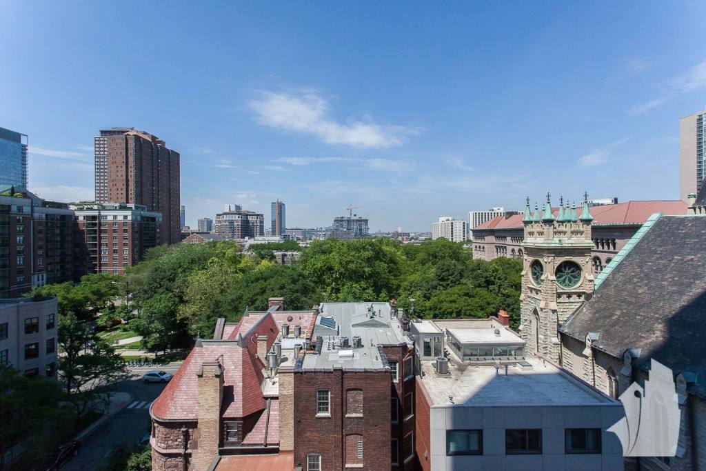 Apartment for rent at 2 W Delaware Place #1507, Chicago, IL 60610
