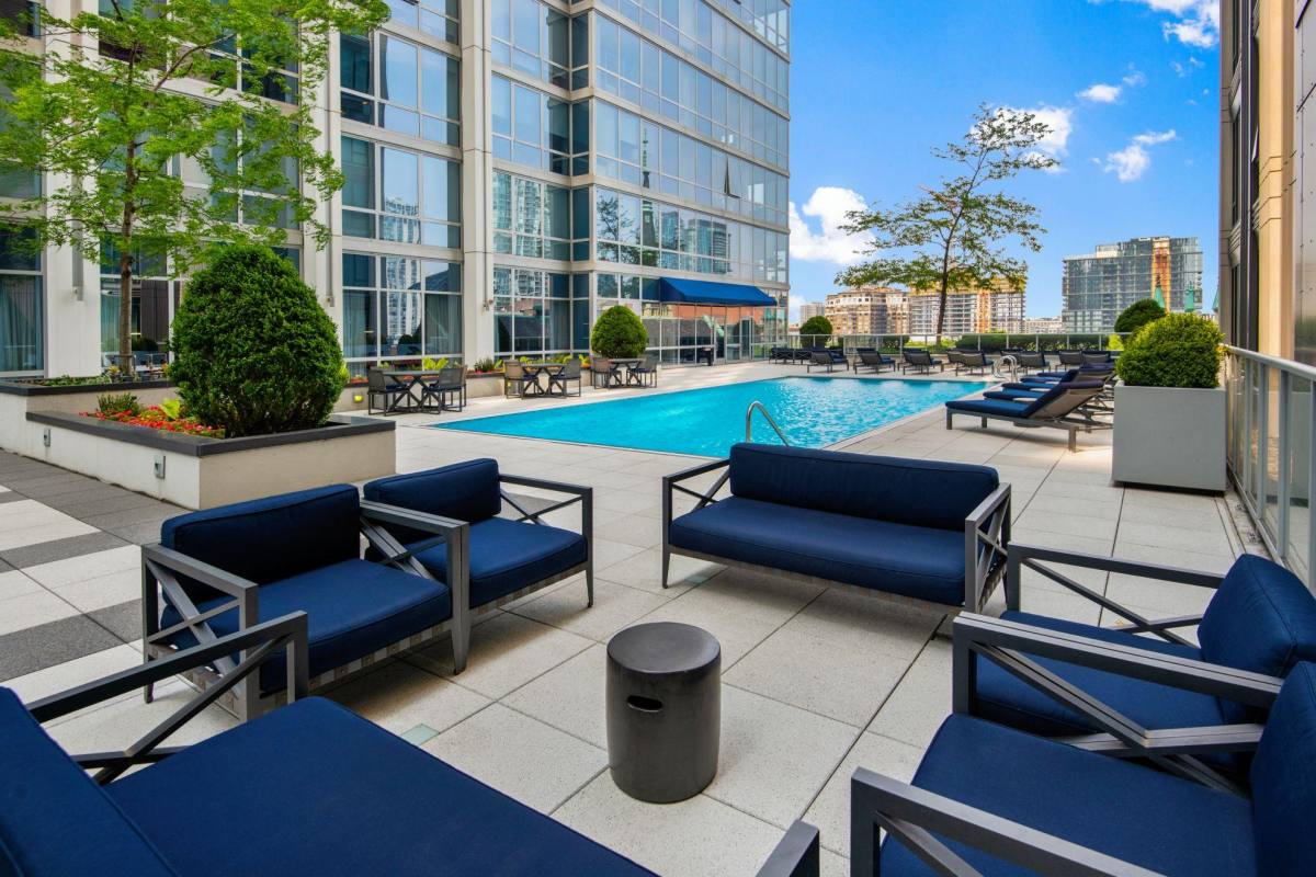 Apartment for rent at 2 W Delaware Place #1507, Chicago, IL 60610