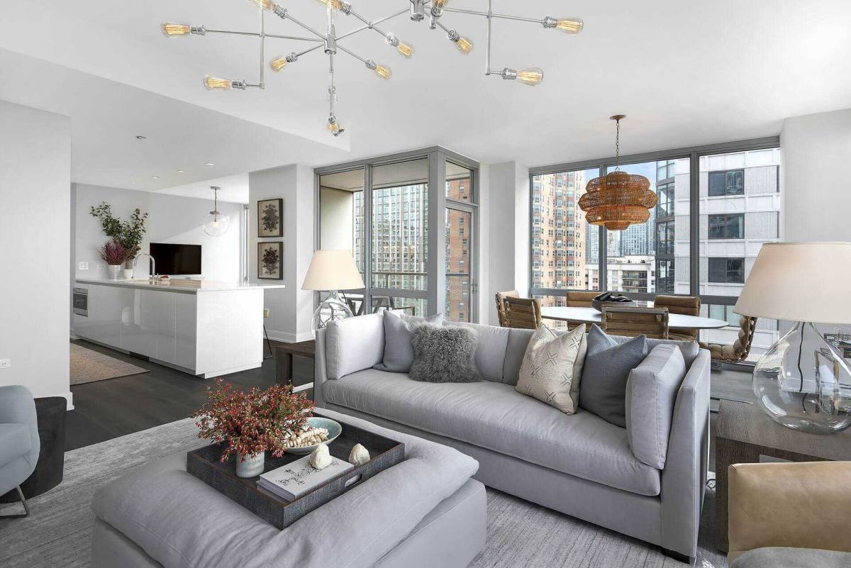 Apartment for rent at 2 W Delaware Place #1507, Chicago, IL 60610