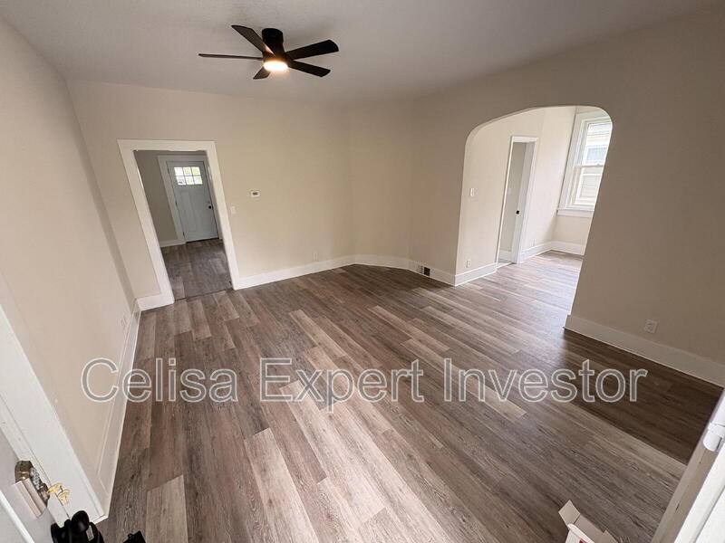 Apartment for rent at 805 Edgewater Ave, Fort Wayne, IN 46805