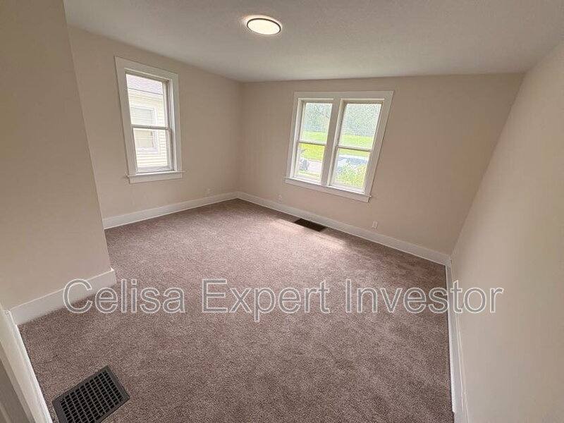 Apartment for rent at 805 Edgewater Ave, Fort Wayne, IN 46805