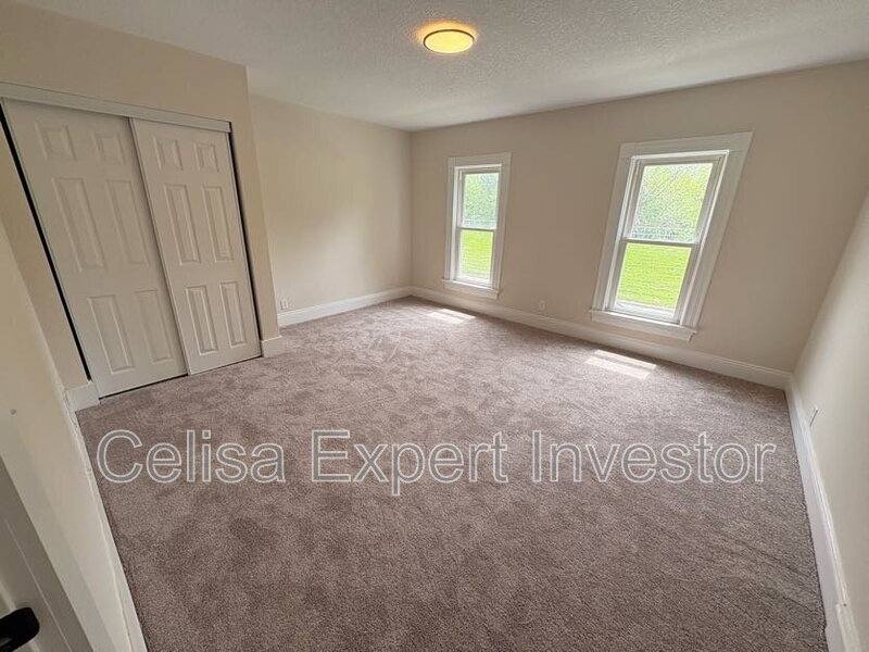 Apartment for rent at 807 Edgewater Ave, Fort Wayne, IN 46805