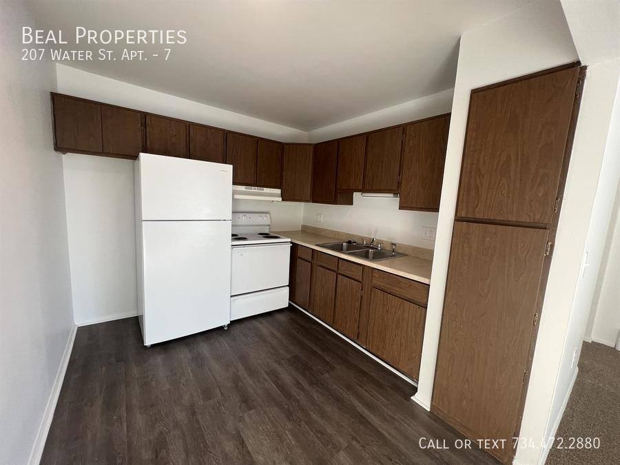 Apartment for rent at 207 Water St, Brooklyn, MI 49230