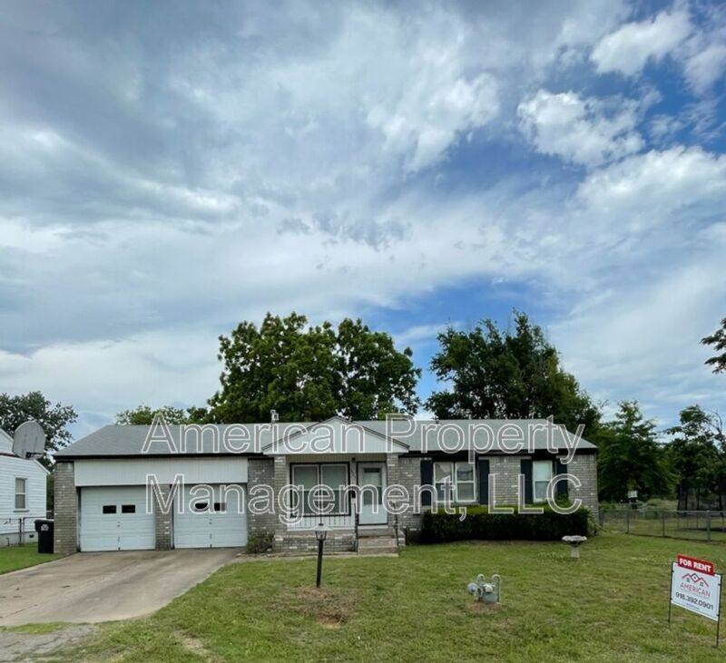 House for rent at 523 E Duncan St, Jenks, OK 74037